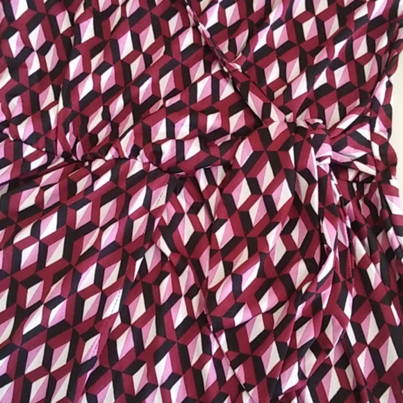 Ryan Wythe Dress. - Picture 7 of 12